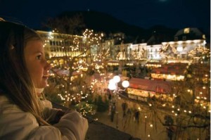 Veduta di Piazza Walther, a Bolzano, durante i Mercatini di Natale